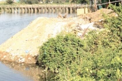 Soil dumped in river at  Mandrem upsets locals