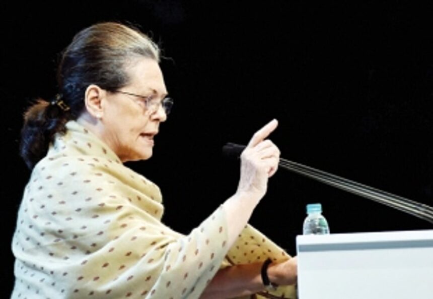 Sonia targets Modi, accuses him of making hollow promises