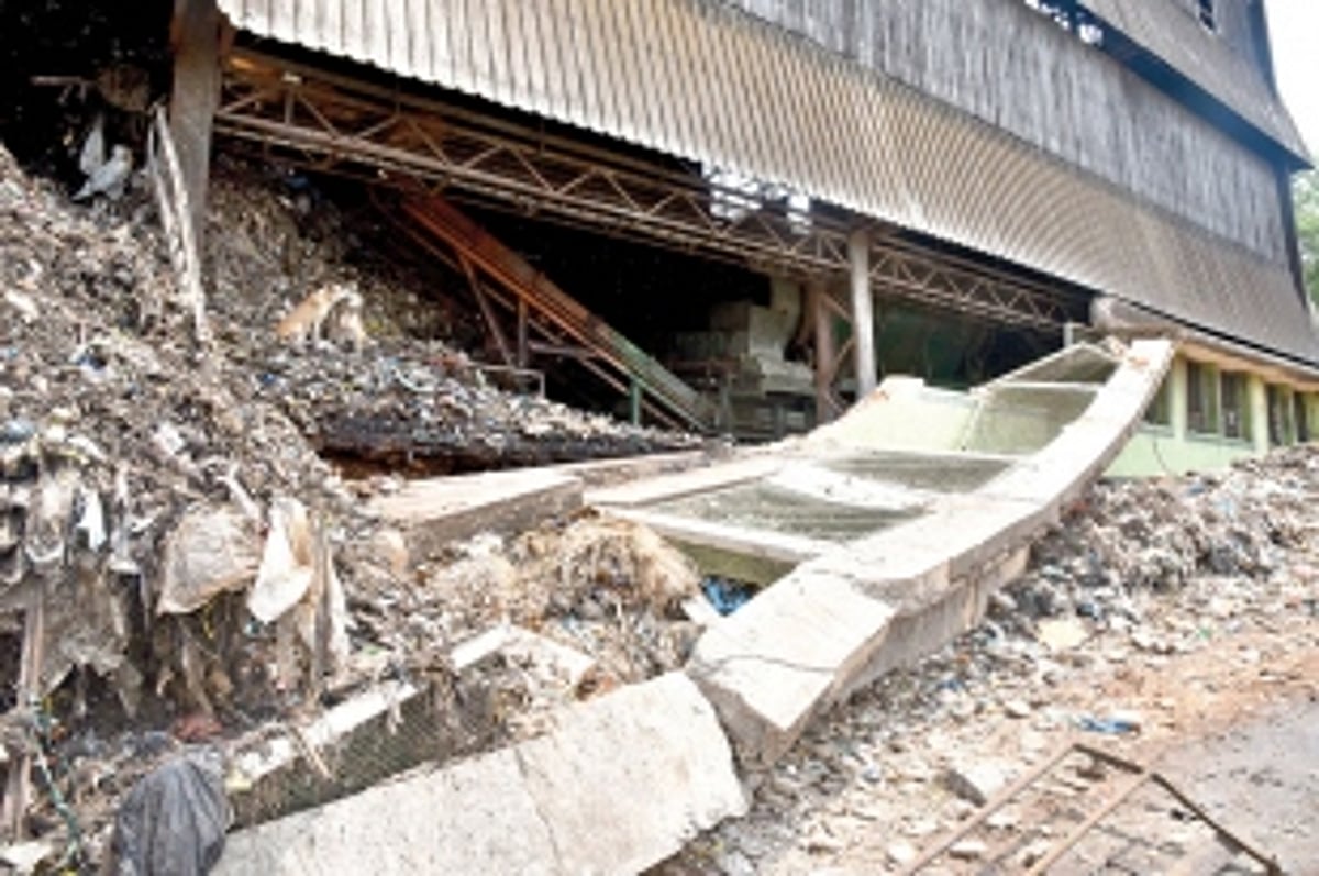 Sonsoddo plant wall collapses, treated waste spills over