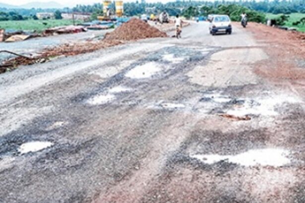 Sorry state of new link road from Pulvaddo to Navelim