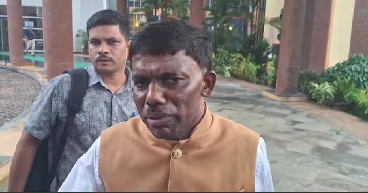 Speaker dismisses disqualification petition against eight rebel MLAs