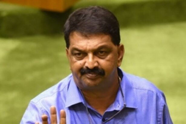 Speaker in hospital for cardiac aliment