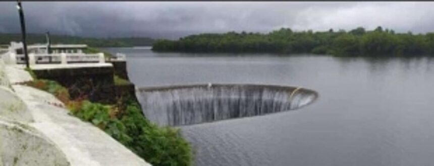 Spectacular Scene Unfolds as Dam Reaches Crest Overflow on Unprecedented Date