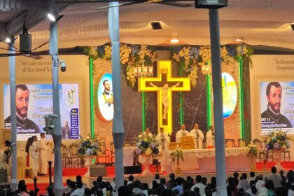 Spiritual Spectacle in Old Goa: Devotees Celebrate St. Francis Xavier's Feast Amid Sacred Relics Exposition