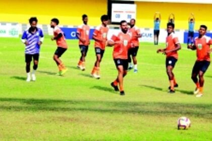 Sporting Clube bank on home support  as they take on Oranje FC