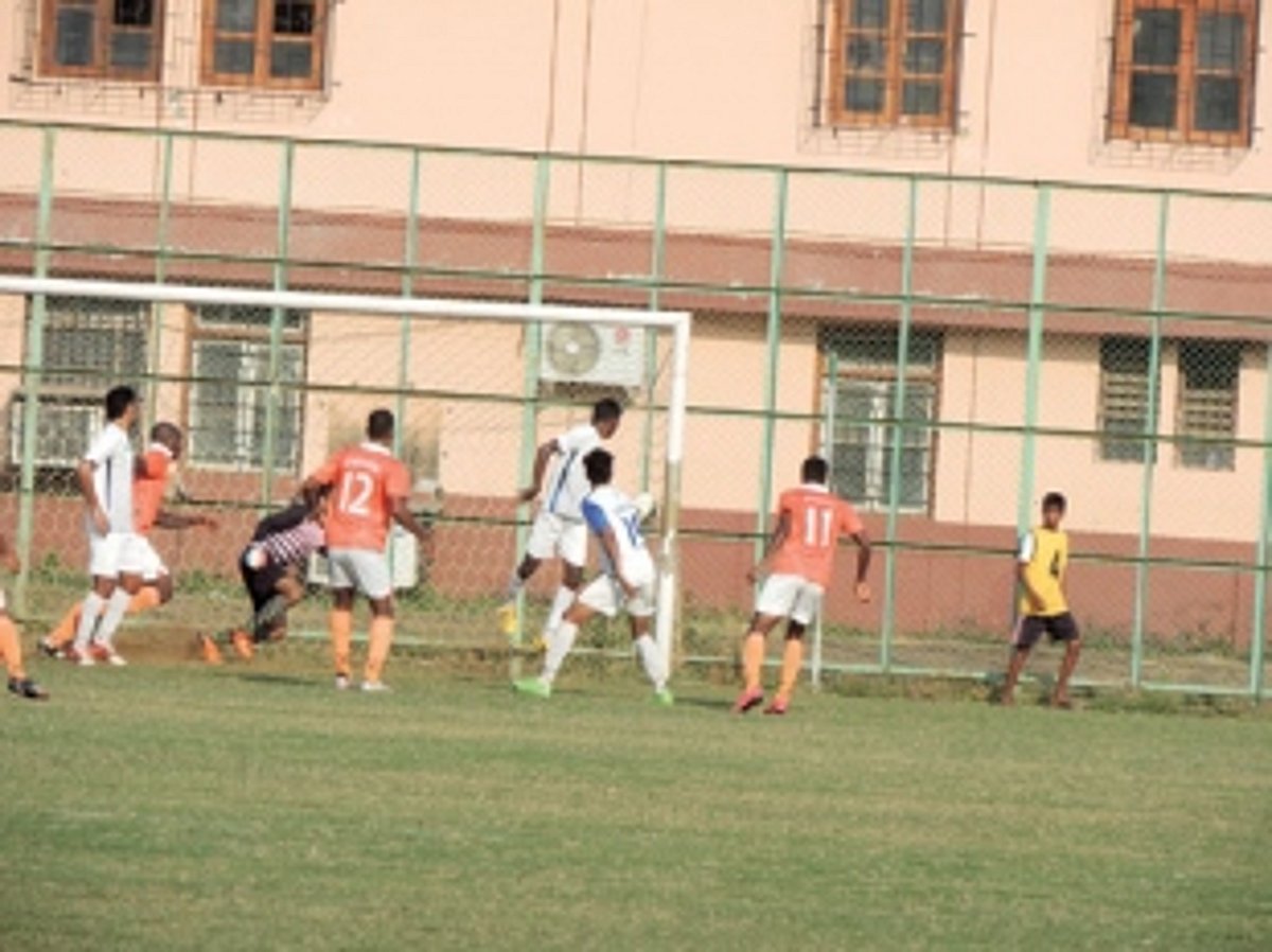 Sporting Clube maintain top spot