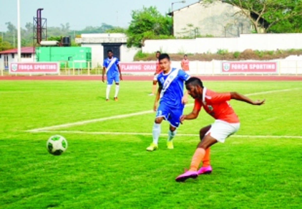 Sporting go five points clear atop