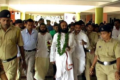 Sri Sri Ravi Shankar at the Ravindra Bhavan, Margao on Sunday.