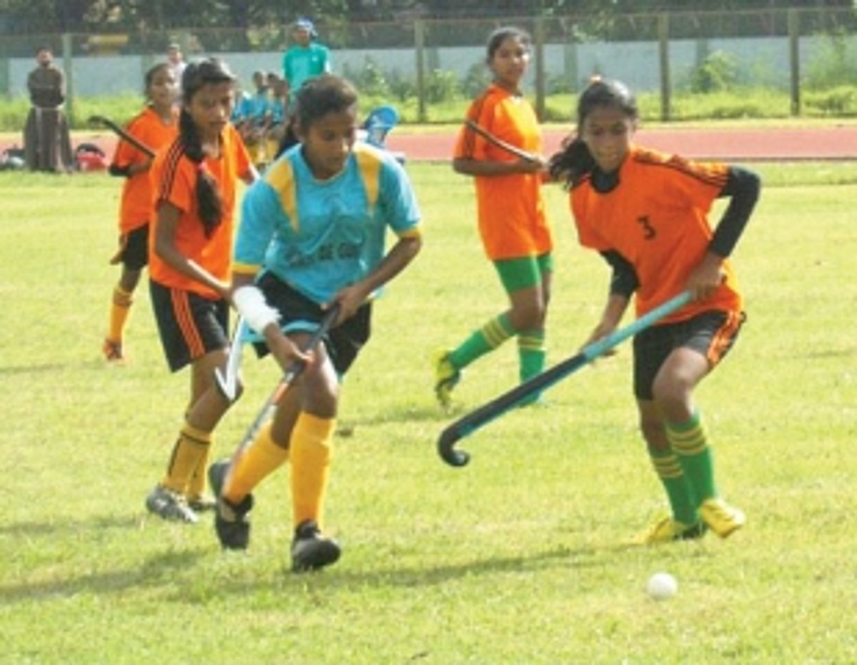 St Anne’s HS move into final