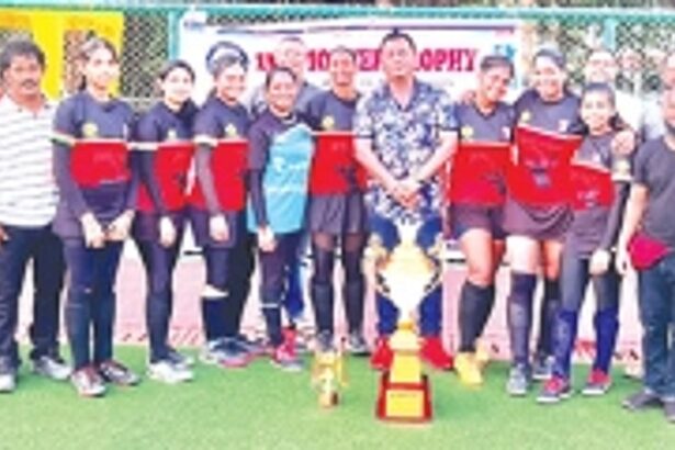 St Anthony HS U-14 hockey champions, Crozen Society shine in women category