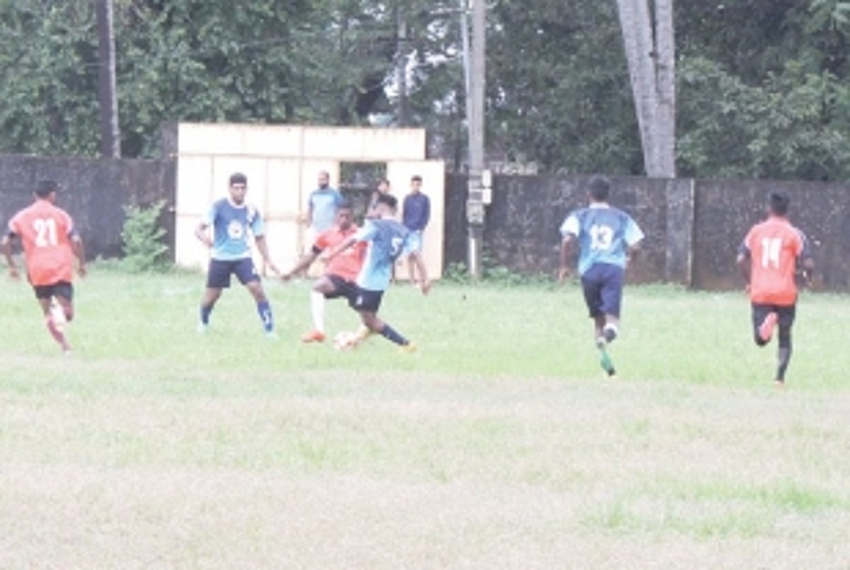 St Anthony SC Colva down Nuvem SC, enter quarters