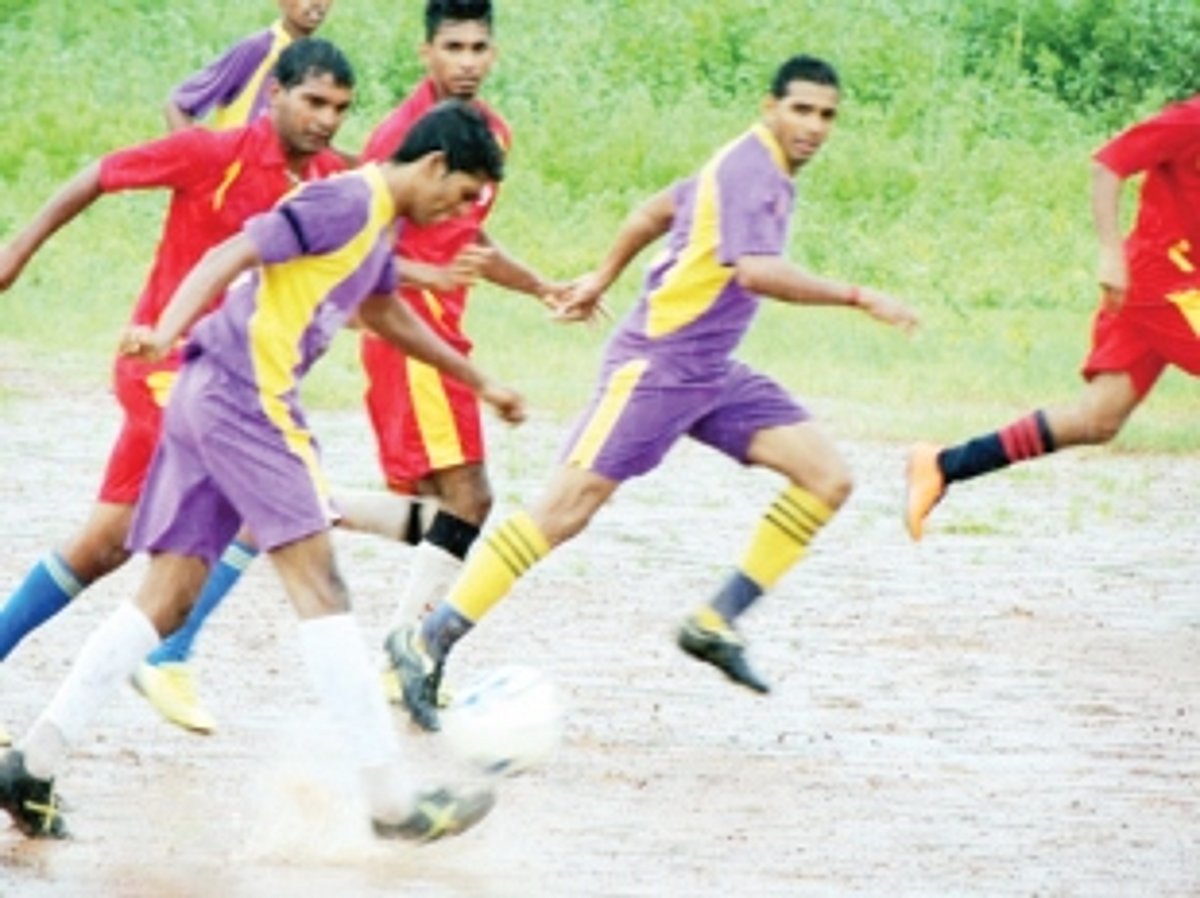 St Sebastian Union Club book semi-final spot