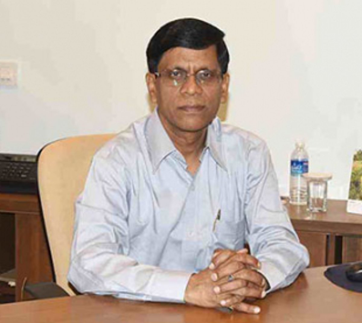 State Election Commissioner resigns