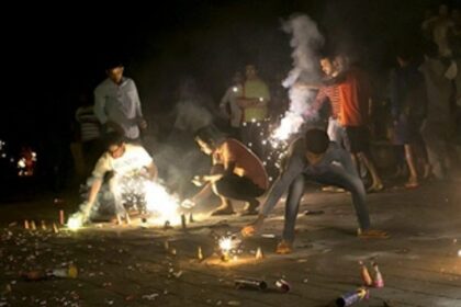 State fixes timing to burst firecrackers during Diwali