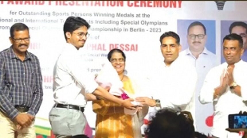 State govt honours international  yogasana champion Dr Nhehern