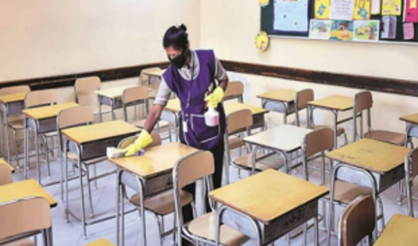 Std VII, VIII classes begin in physical mode 1 Std VII, VIII classes begin in physical mode