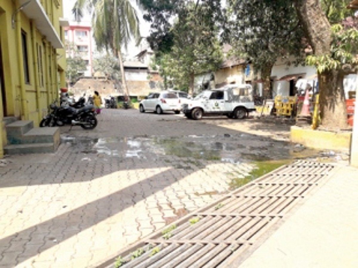 Stink at Mapusa police station