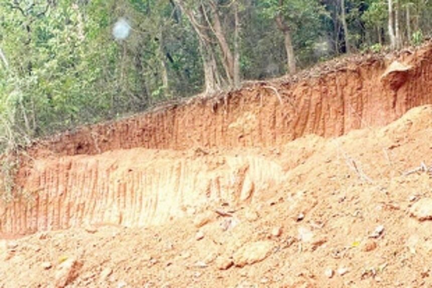 Stop illegal hill cutting, demand Bokadbag locals