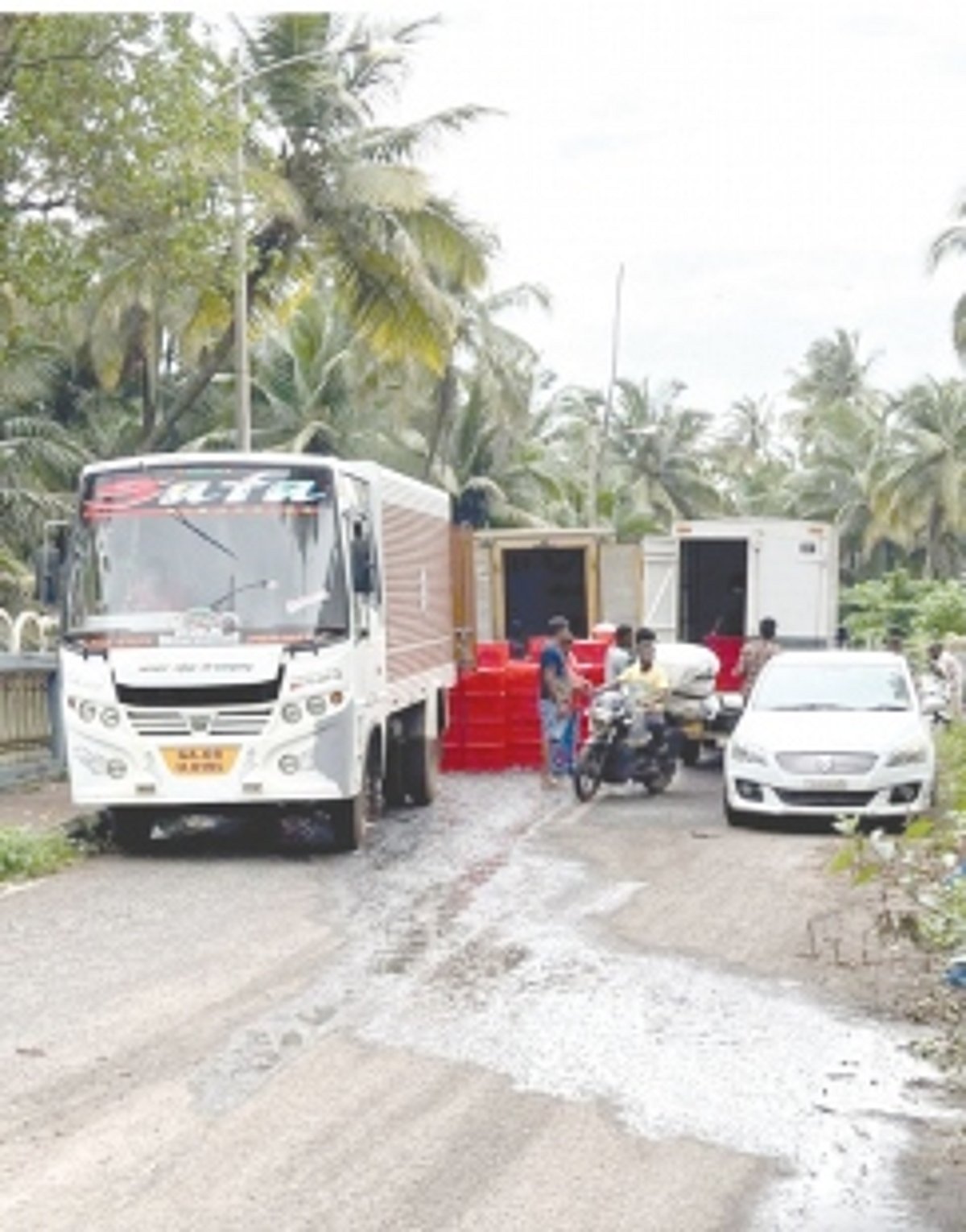 Stop nuisance on Matanhy Saldanha bridge
