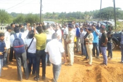 Stop work on Sinquetim bridge, demand villagers
