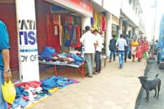 Street vendors at Curchorem market defy  municipality, occupy buildings passages