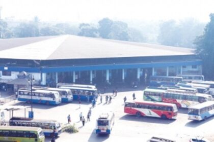 Strike partially affects transport, banking services