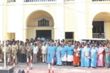 Striking MMC employees paralyse work in port town