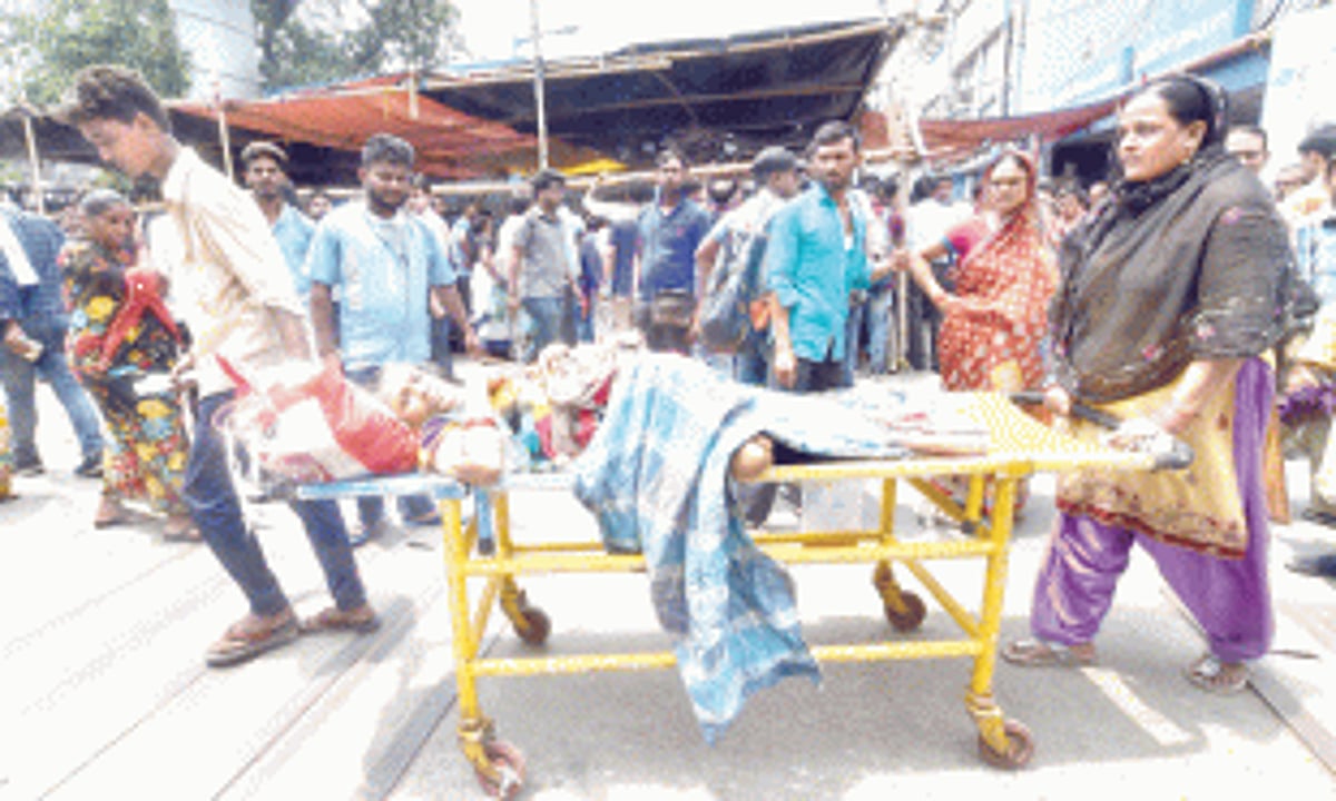 Striking doctors defy Mamata’s deadline to resume work