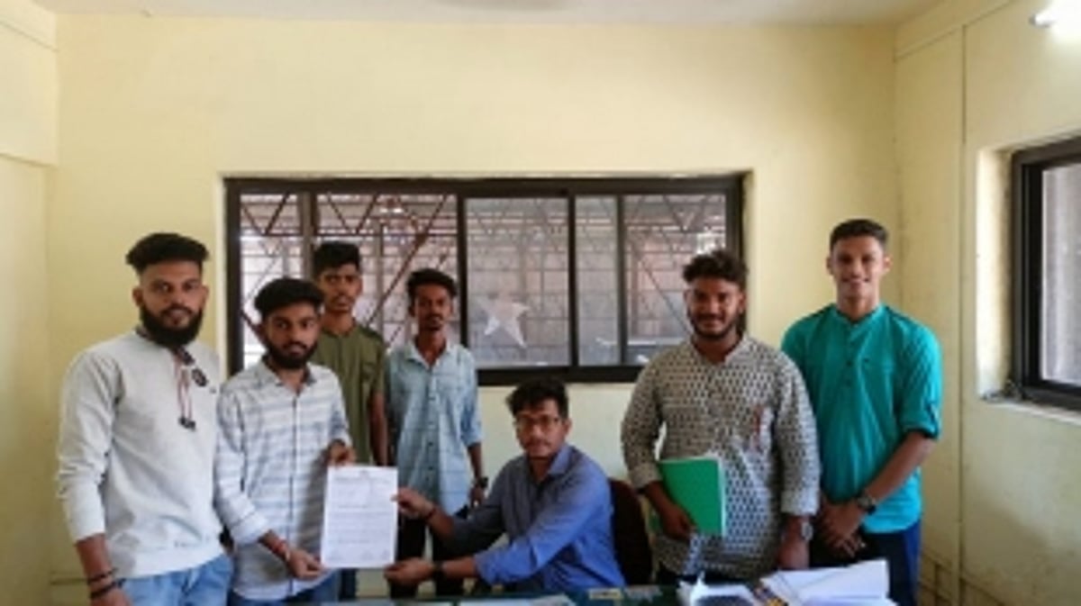 Student delegation meets Kadamba Depot Manager requesting for public transport from Cuncolim to Sanvordem