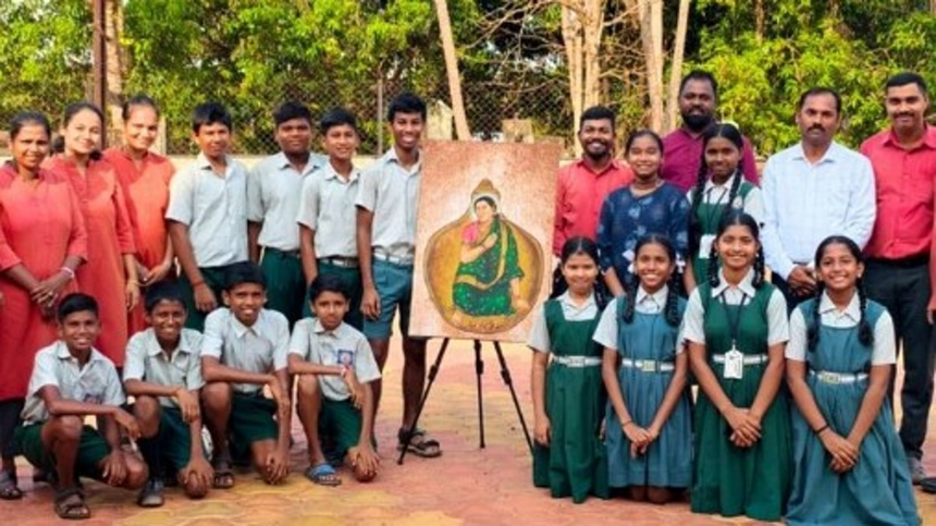Students Create Stunning Portrait of Devi Lairai Using Natural Materials for Shirgao Jatra 1 Students Create Stunning Portrait of Devi Lairai Using Natural Materials for Shirgao Jatra