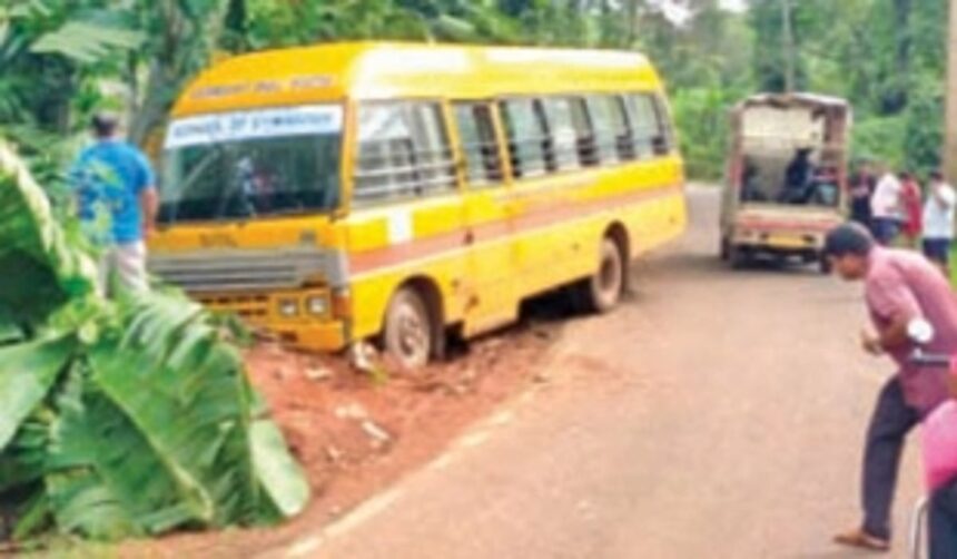 Students, driver injured in accident at Shiroda 1 Students, driver injured in accident at Shiroda