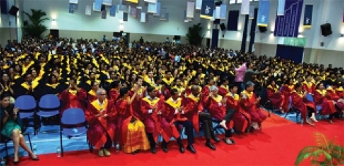 Students get their degrees at GIM’s silver celebrations