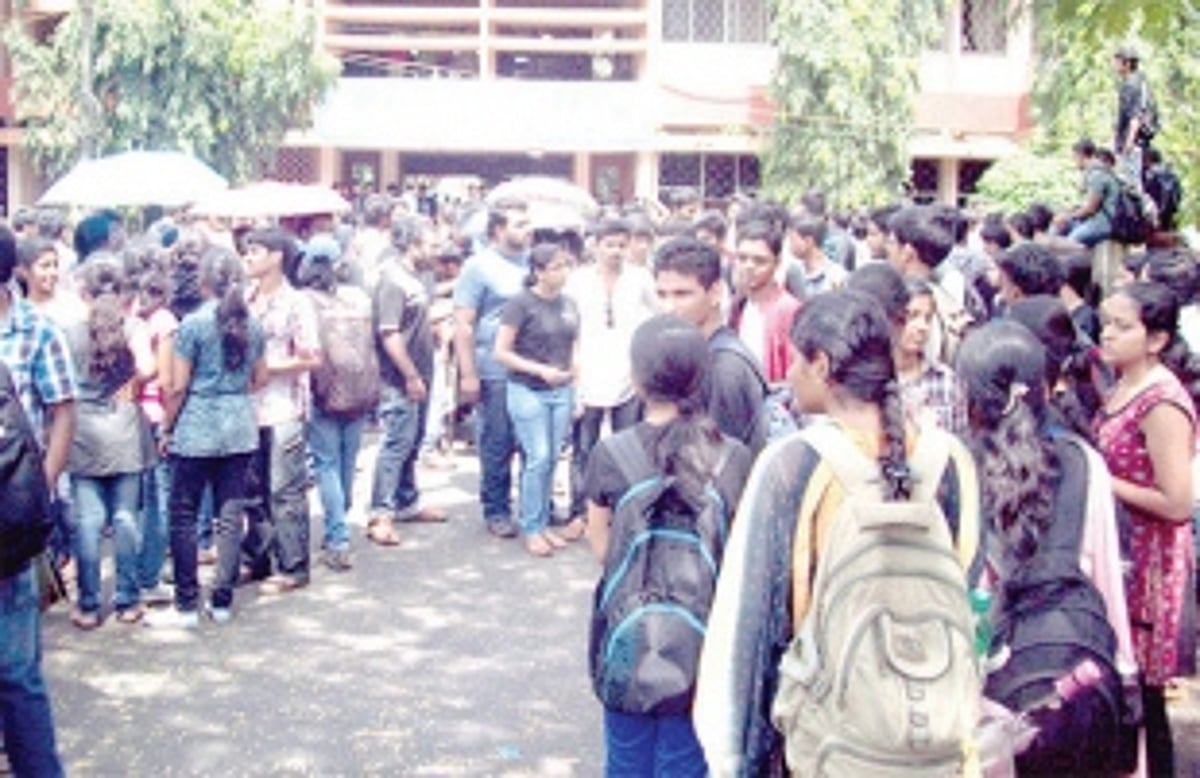 Students in no state of mind to answer exams- teachers, parents