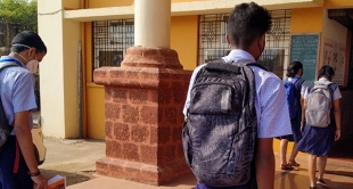 Students of VII & VIII go back to school from November 25