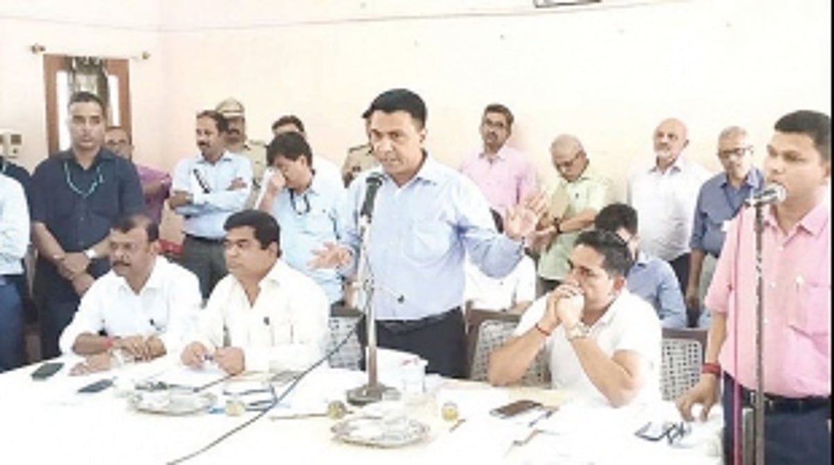 Sugarcane farmers call off strike after  CM promises to fulfill their demands