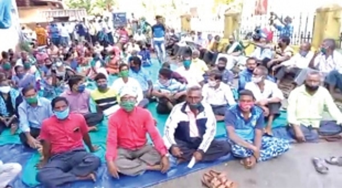 Sugarcane farmers continue agitation at Sanguem
