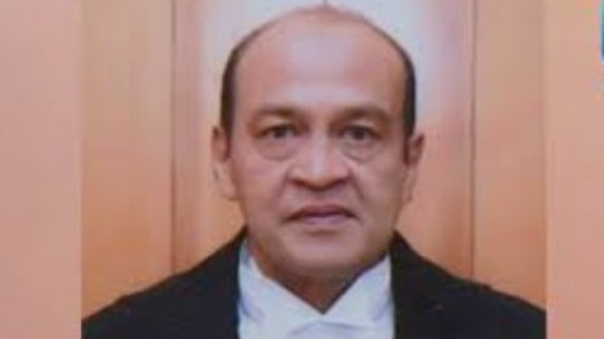 Supreme Court Recommends Justice Yashwant Varma's Transfer Amid Cash Scandal Investigation