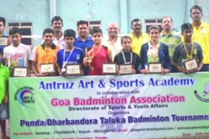 Suresh, Riya bag titles in respective categories