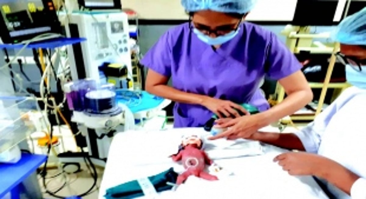 Surgeons successfully operate on 500gm ‘preemie’ with near-fatal birth defect