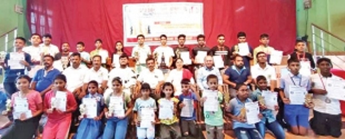 Suyash wins Daji Sonawane chess title