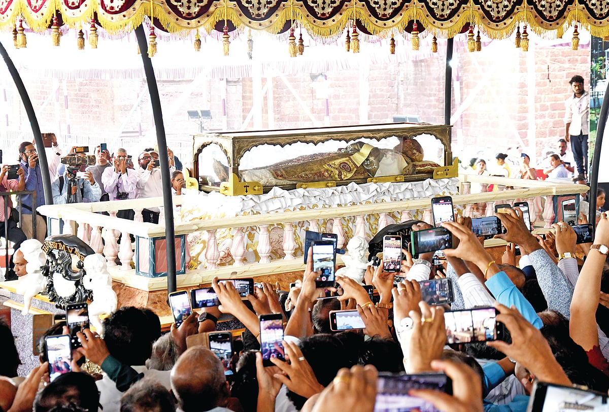 Swell of religious fervour as thousands attend Exposition