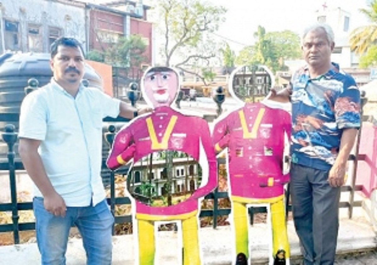 Symbolic protest against Old Goa bungalow at Lohia Maidan