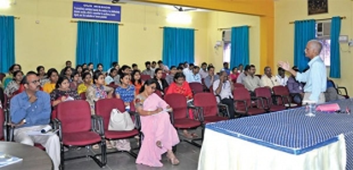 TALK ON SCHOLARLY COMMUNICATION