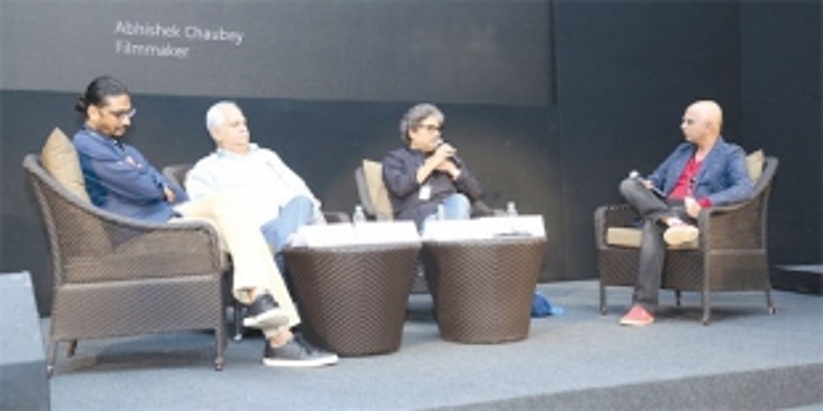 THE ‘STORYTELLERS’ ANALYZE THE ‘CHANGING’ STORIES