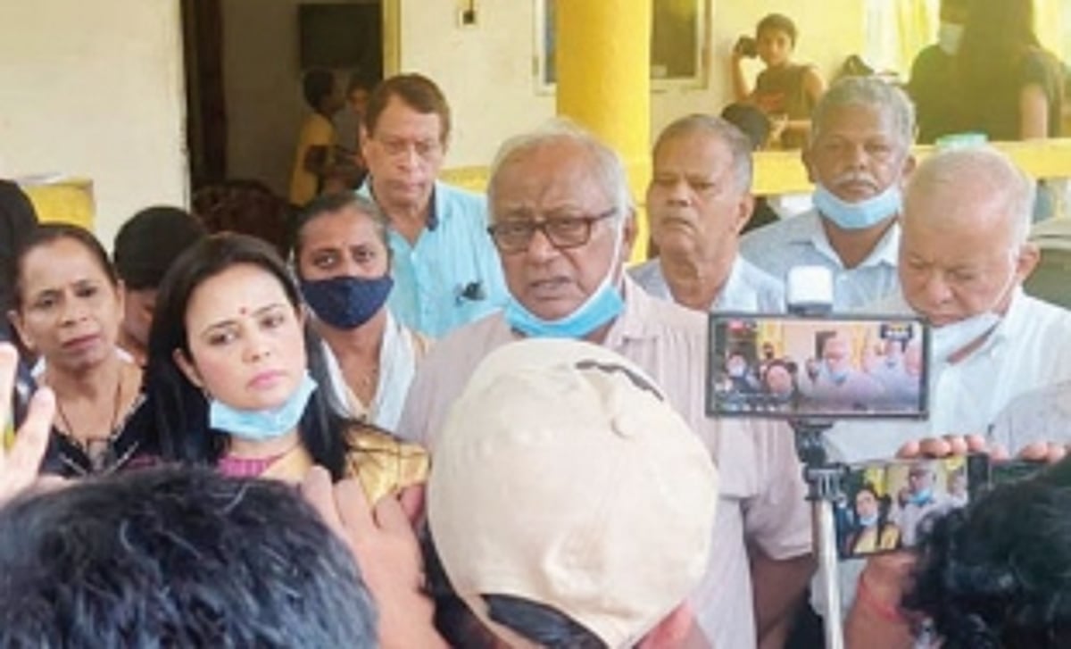 TMC top brass go in full strength to meet Siddhi Naik’s parents; Will raise the issue of her ‘murder’ in Parliament