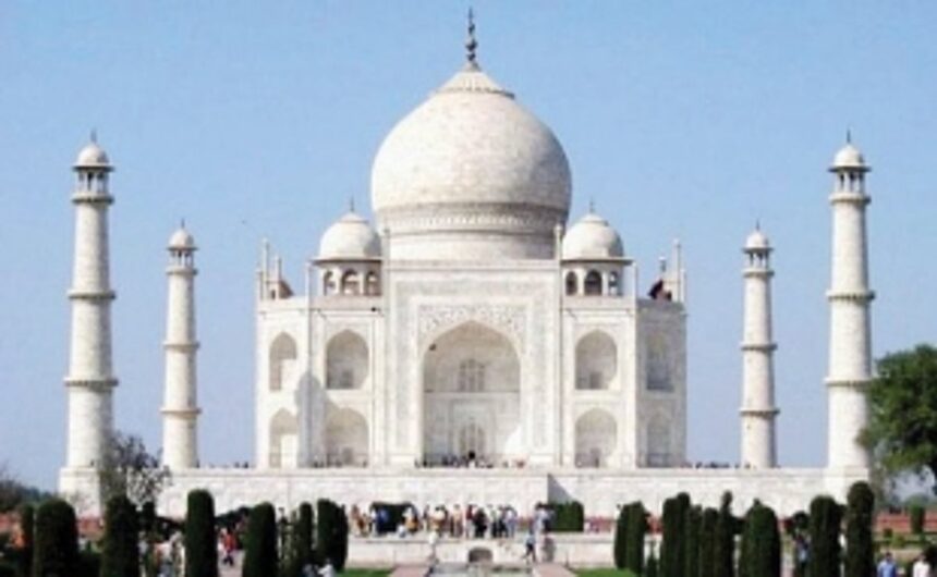 Taj introduces Rs 200 fee for main mausoleum, hikes entry fee 1 Taj introduces Rs 200 fee for main mausoleum, hikes entry fee