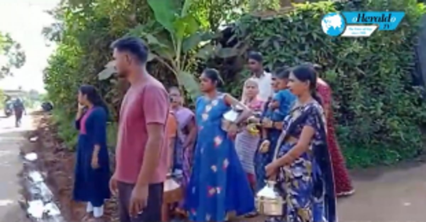 Taps run dry in Nagzar,  women threaten rasta roko