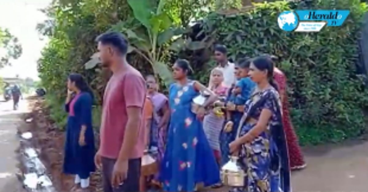 Taps run dry in Nagzar,  women threaten rasta roko