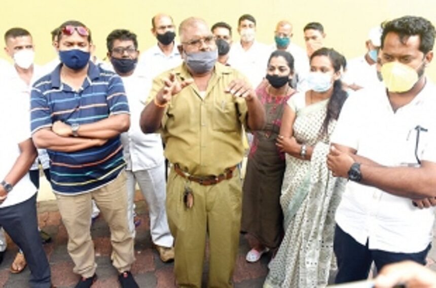 Taxi & GoaMiles operators have to install digital meters by May 1: Minister 1 Taxi & GoaMiles operators have to install digital meters by May 1: Minister