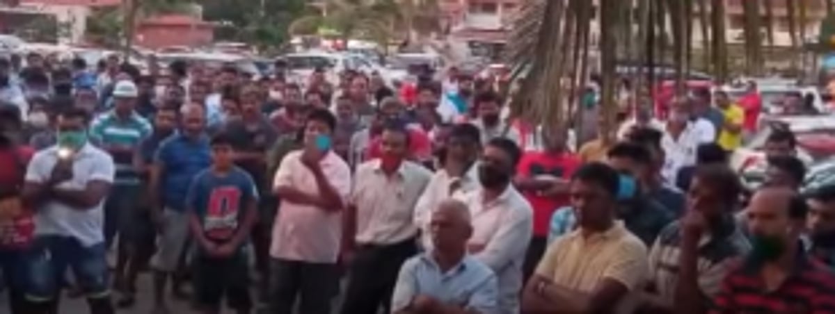 Taxi owners continue agitation, want govt  to scrap GoaMiles App